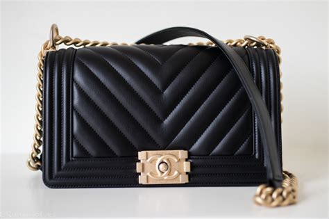 chanel boy bag chevron